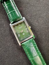GREEN Vintage Seiko Slim Quartz men's Wrist Watch - FREE SHIPPING
