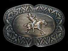 TE05119 VINTAGE 1970s  COWBOY RIDING HORSE  OLD WEST BELT BUCKLE