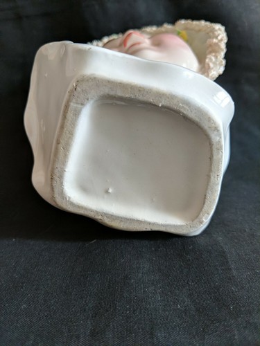 Vintage 1950’s Porcelain Blue Eyed Baby Head Vase 6"x4" White W/Yellow Roses - Picture 8 of 8