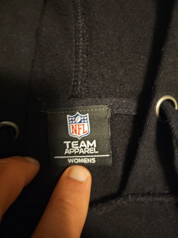 NFL CAROLINA PANTHERS  SUPER BOWL 50 WOMANS HOODIE SIZE LARGE  - Image 2 of 2