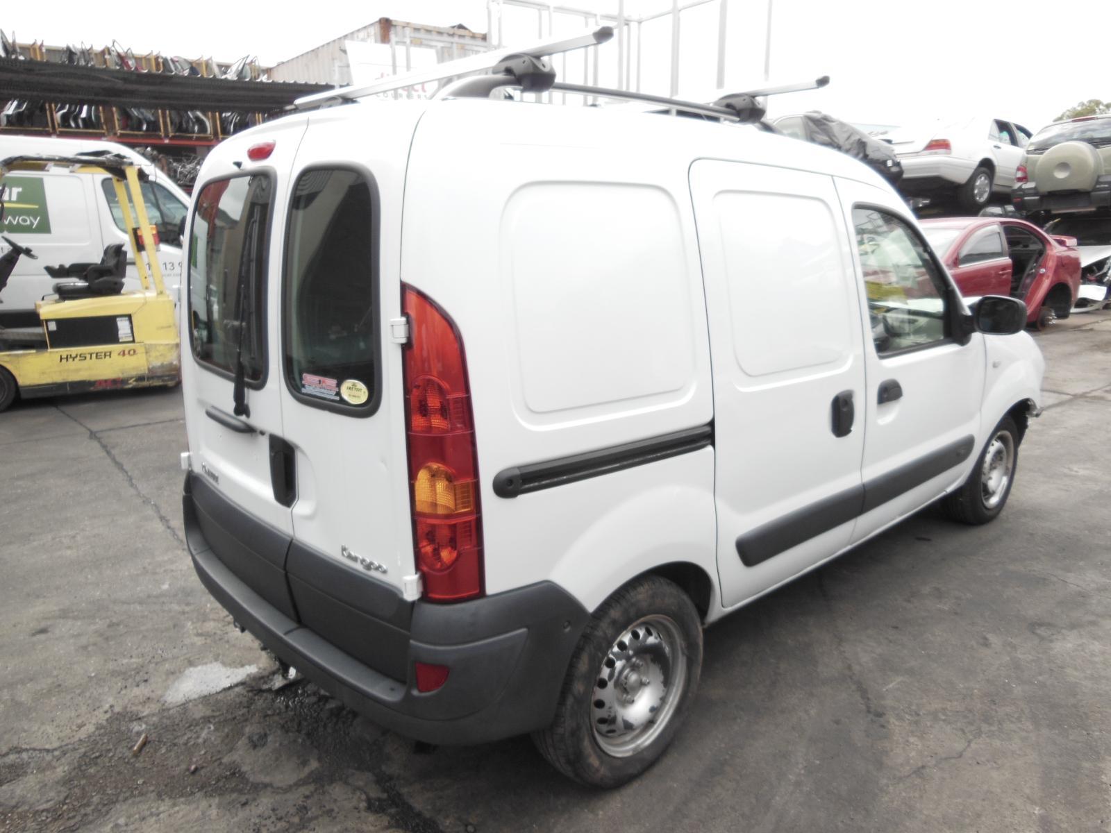 RENAULT KANGOO FUSE BOX IN ENGINE BAY, 1.6 ltr, PETROL, AUTO X76,  08/04-09/10 | eBay