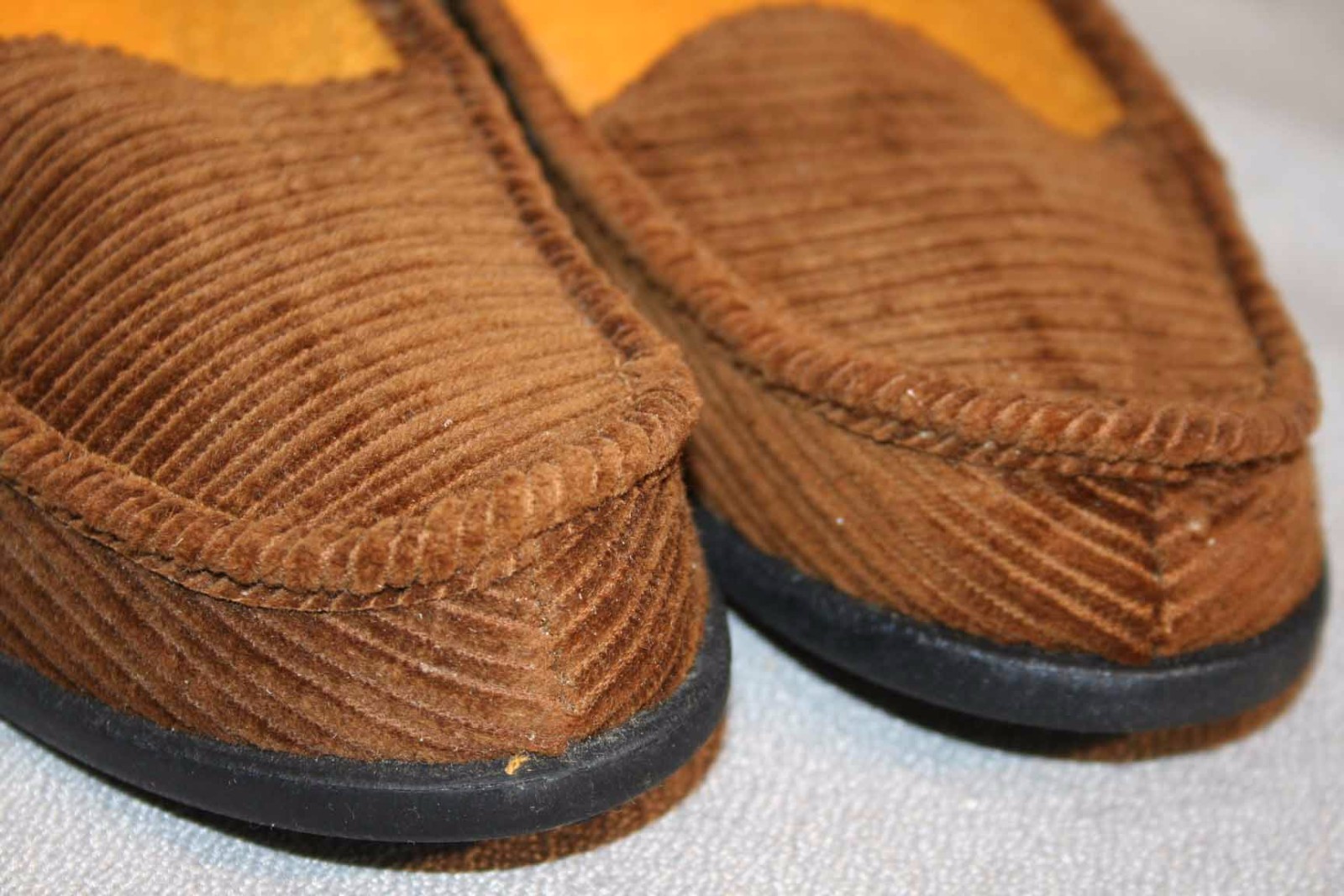 SAOLA Taglia 5 NOS ciabatte uomo vintage anni 70 marrone velluto a coste TerryCloth foderate suola gomma scarpa