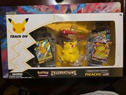 Pokémon TCG Celebrations Premium Figure Collection Pikachu VMAX Box