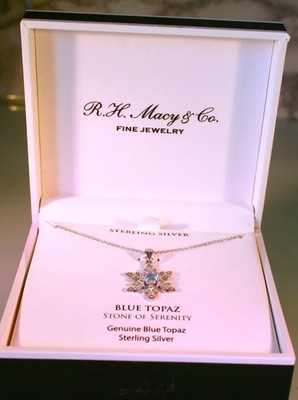 Macys Blautopas (1/2 Ct. T.w.) & Diamant Akzent Schneeflocke 18'' Anhänger Halskette