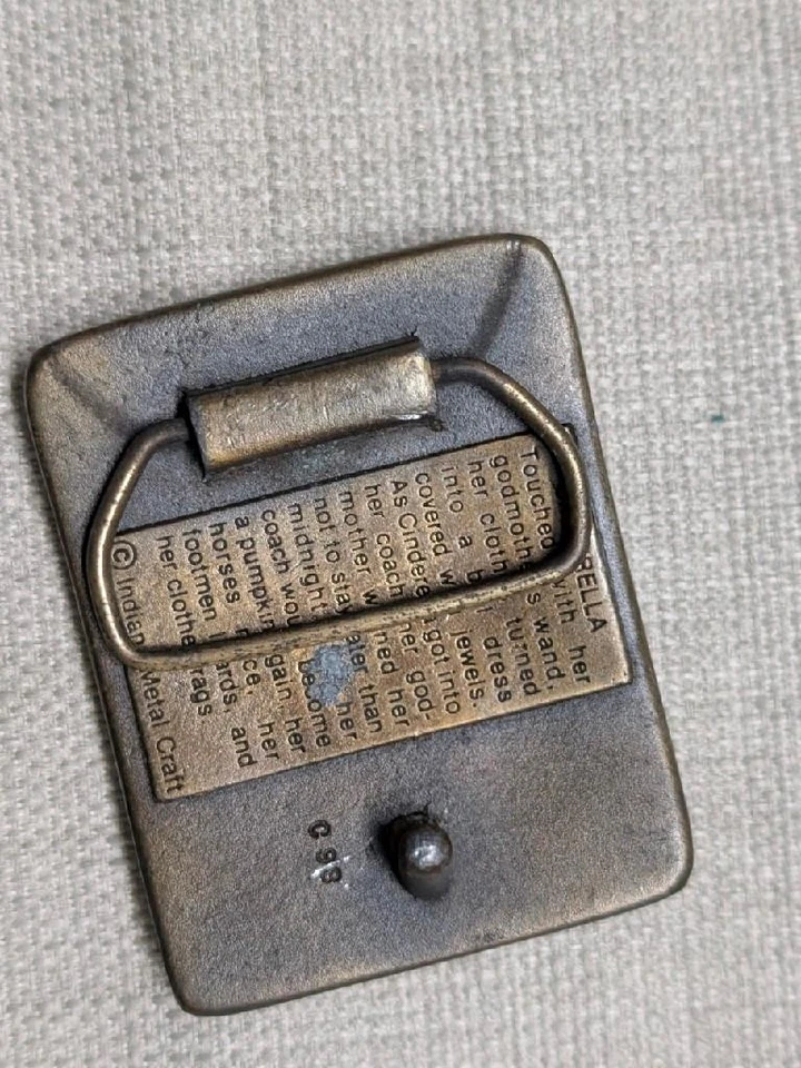 Cinturón vintage años 70 bucke Cenicienta cuento de hadas LATÓN MACIZO vaquero occidental Disney Foto 3 de 4