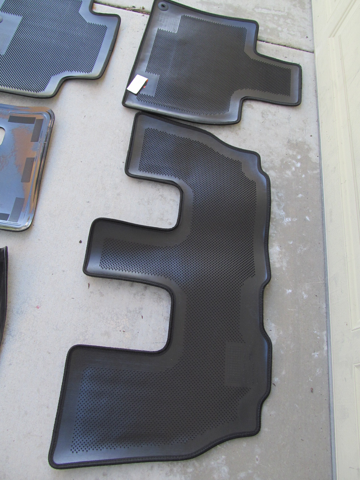 Genuine FACTORY OEM Kia Telluride 20202021 Floor mats Cargo liner/mat