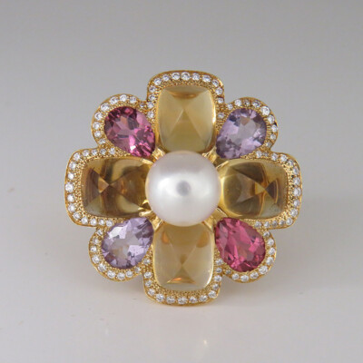 Ring Camelia Brillant - pink / gelb / violett Saphir und Zuchperle 750 Gelbgold