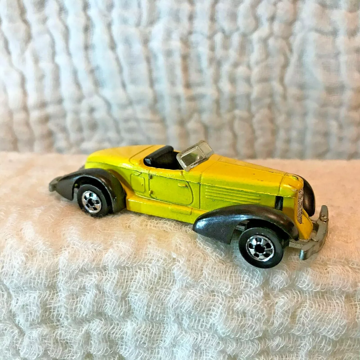 Hot wheels auburn 852 yellow sale