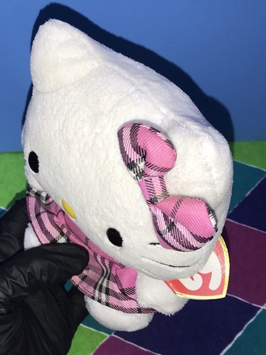 "HELLO KITTY, TY 6 1/2"" FELPA, VESTIDO Y LAZO A CUADROS ROSA, CON ETIQUETA OSCILANTE, 2009! - Imagen 8 de 15