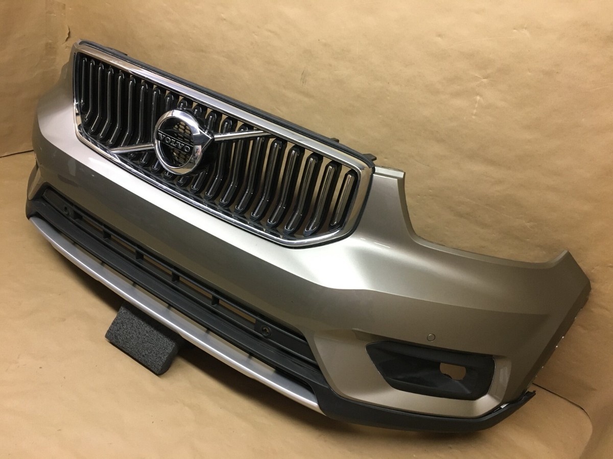 383枚 2019-2022 Volvo XC40 Front Bumper Cover OEM Grille