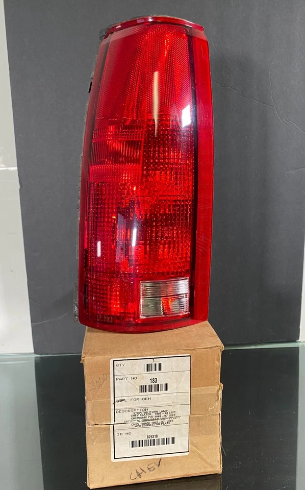 Nuevo de Lote Antiguo Glo-Brite LH Drivers Lámpara Trasera 183 ~ Chevy GMC S10 Blazer Tahoe Suburban Foto 2 de 4