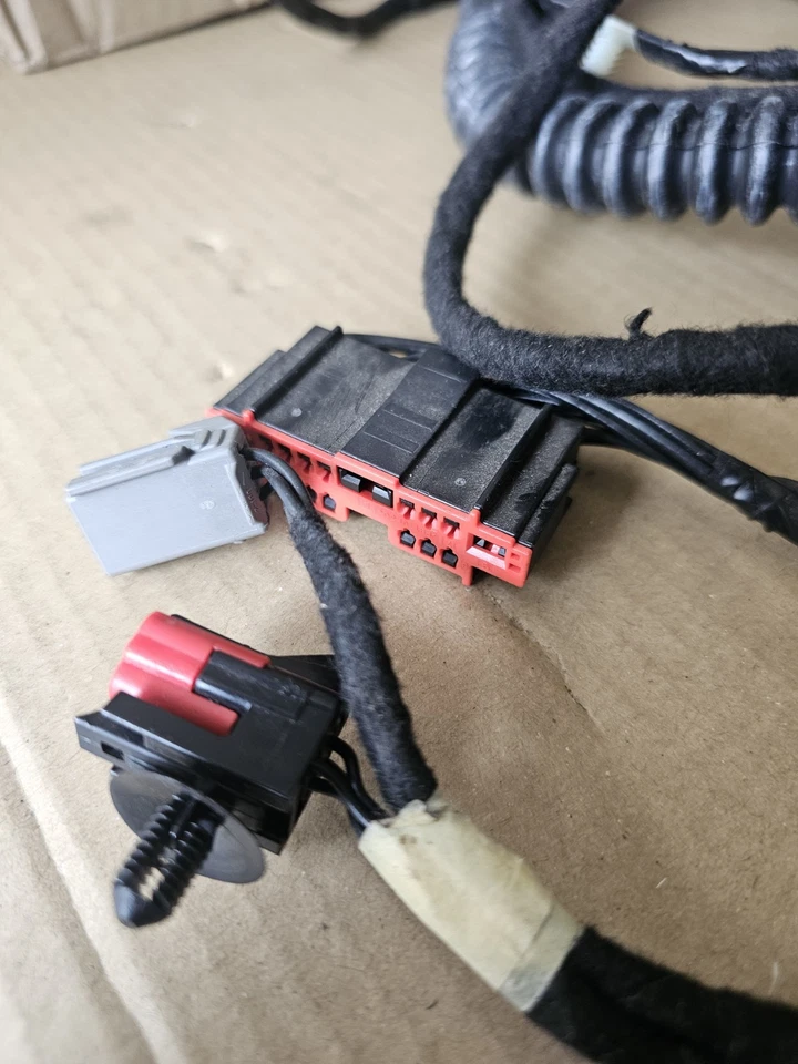 New genuine Ford Focus Tailgate Wiring Harness 8M5T17N400 1709627 - Image 3 of 4