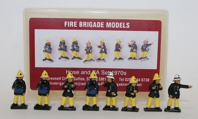 Feuerwehr Modelle Maßstab 1/72 - FBM17 Schlauch & BA Set 70er Jahre Figuren