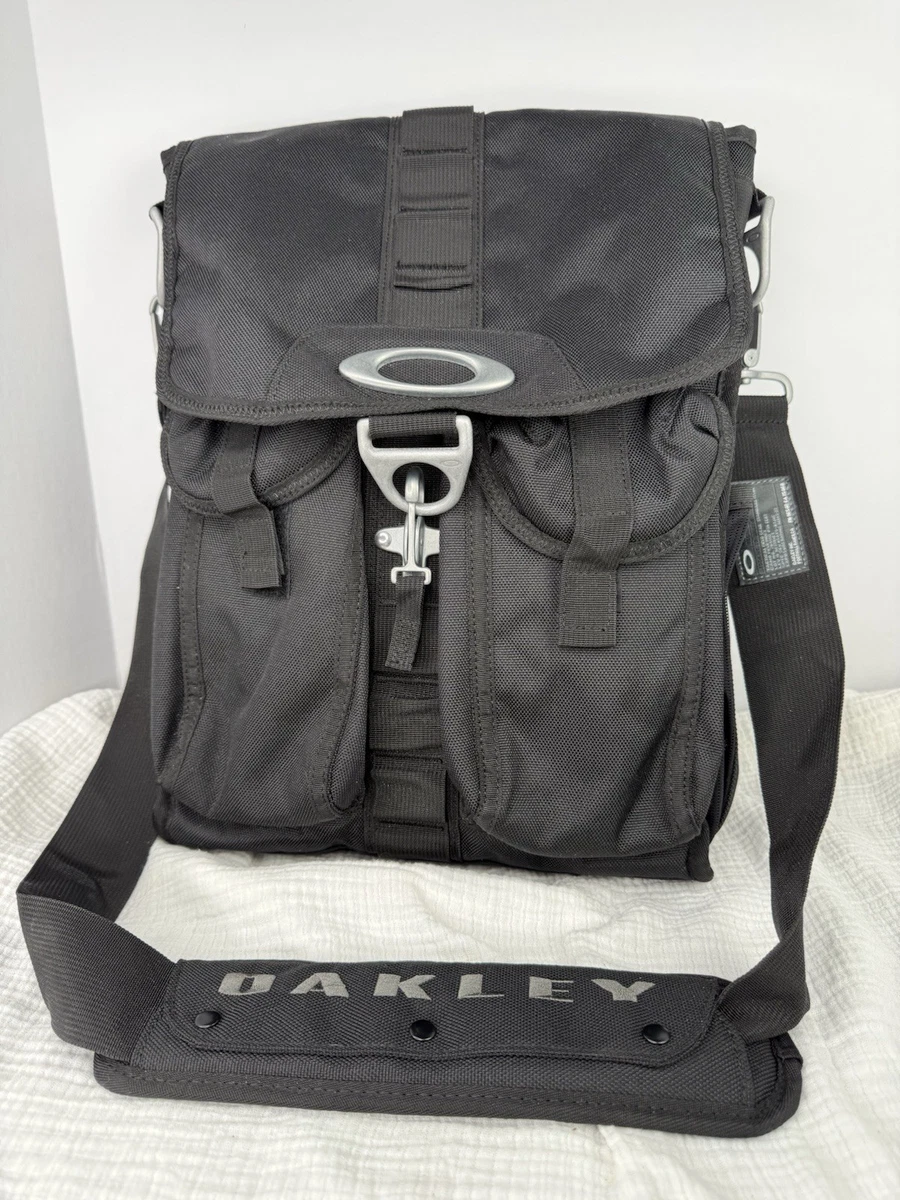 Preços baixos em Bolsa de laptop Oakley Masculino | eBay