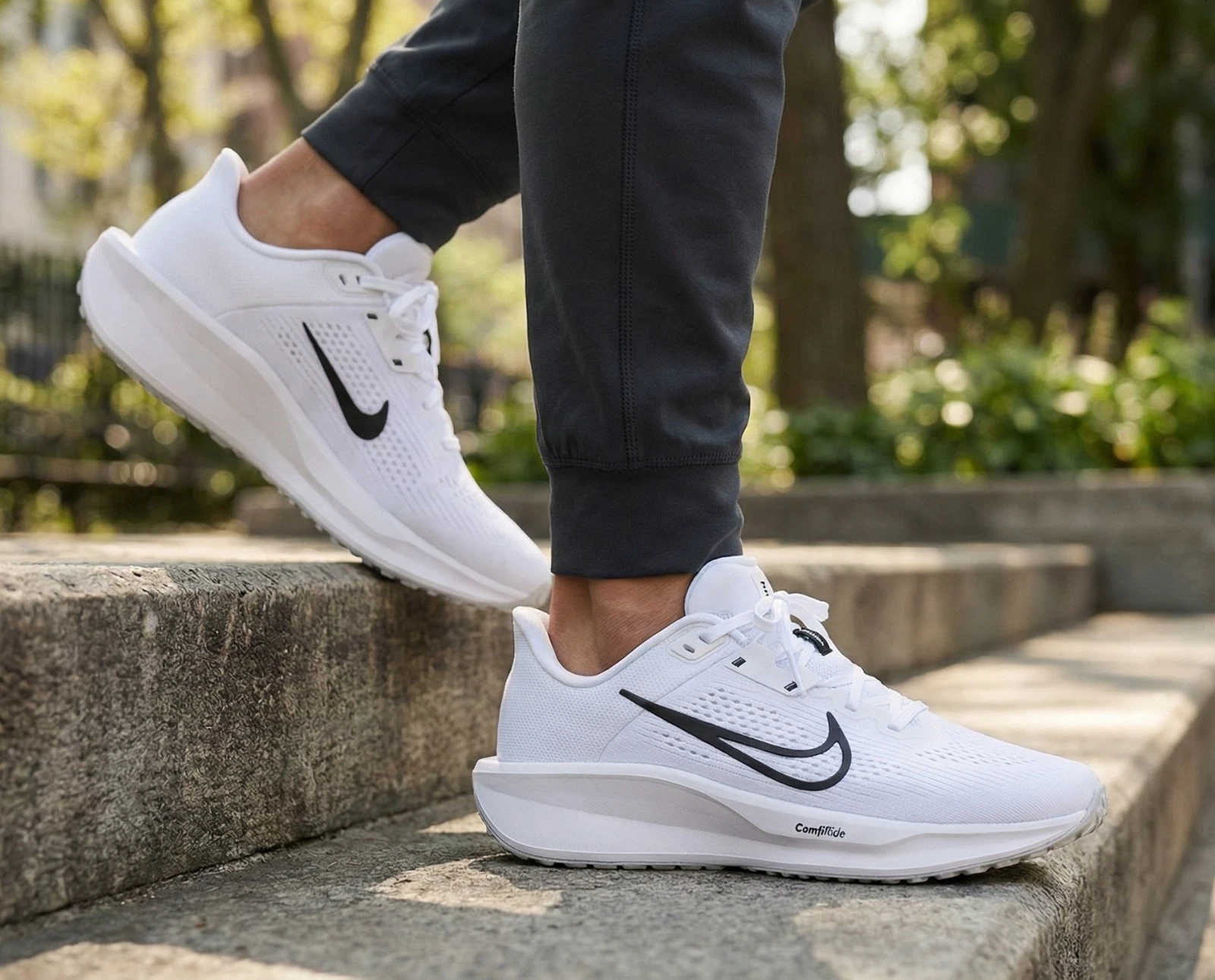 New NIKE Running Shoes Athletic Sneakers white black size 10.5 Men/12 Women
Opens in a new window or
