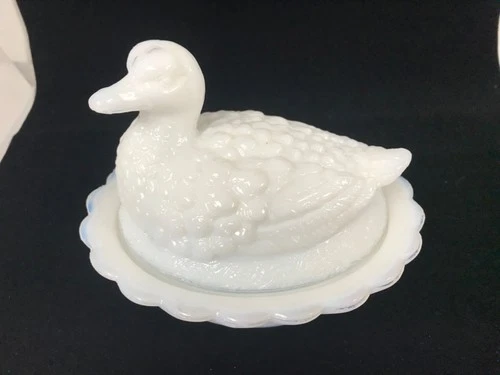 Vintage White Milk Glass Duck On Nest Covered Dish Ex Museum Collection