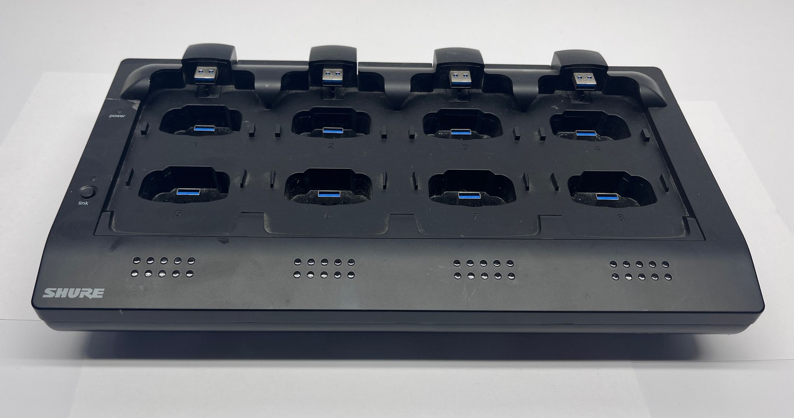 Shure MXWNCS8 8-Port Network Charging Station - VGC