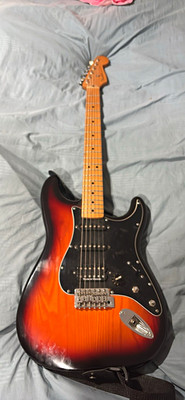 1995 mexico Fender Stratocaster Sunburst Electric Guitar Black Pickguard w/amp