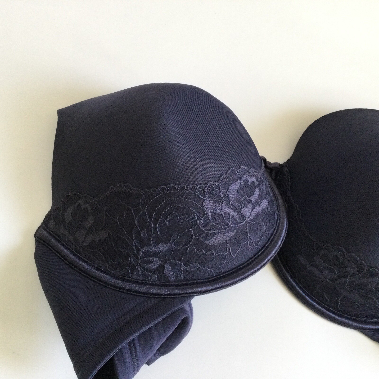 Vanity Fair Full Coverage Underwire Bra Size 38DD… - image 11