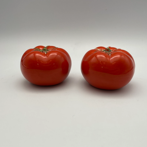 Vintage Metlox Tomato Shaped Pepper Shaker, set of 2 - Picture 3 of 7