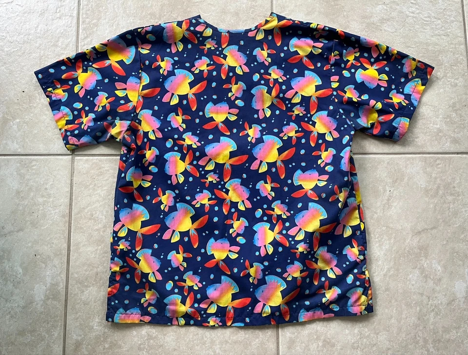 Lot 3 Nursing Uniform Scrub Tops Women S-Colorful Fish Pattern+Cat Hearts+White - Image 3 of 4