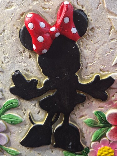 Disney Discovery Minnie Mouse Garden Stone 7 5/8" X 7 1/4" W - Picture 4 of 8