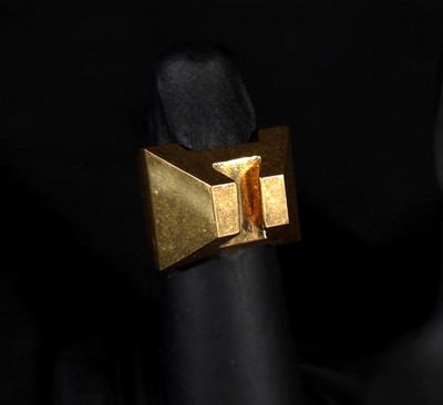 India Hicks Heritage Ring S/M Womens Gold Geometric Logo Jewelry