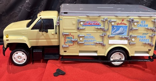Schwan’s Ice Cream/Finer Foods Delivery Truck 1997 GMC EmployeePromo Bank/lights