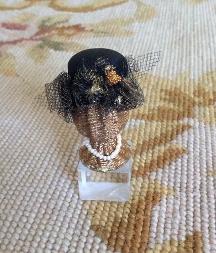 Pat Tyler Dollhouse Miniature Resin Wicker Hat Form with Pearl Necklace 1957 - Picture 5 of 5
