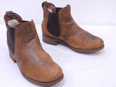 shearling lined chelsea boots