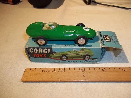 VINTAGE CORGI TOYS No 150 VANWALL FORMULA 1 GRADN PRIX WITH BOX AND INSERT