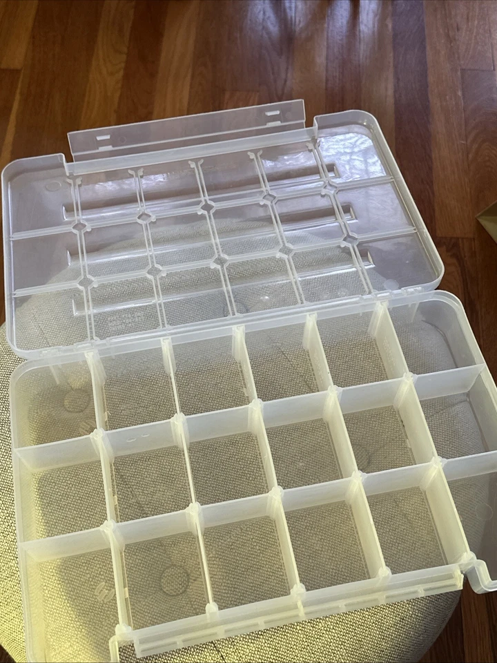 Akro-Mils 05905 Adjustable 18 Compartment Storage Case Clear Plastic Jewelry - Image 4 of 4