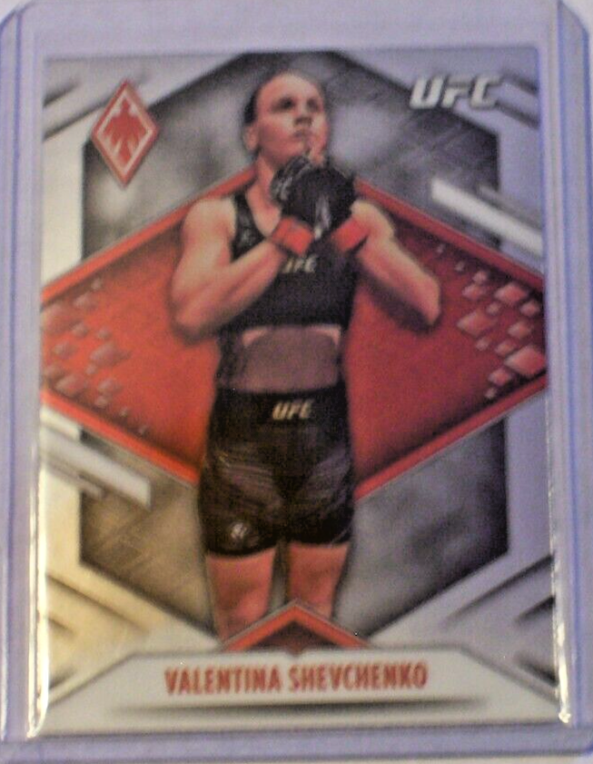 2022 Panini UFC Chronicles Phoenix Base Card Valentina