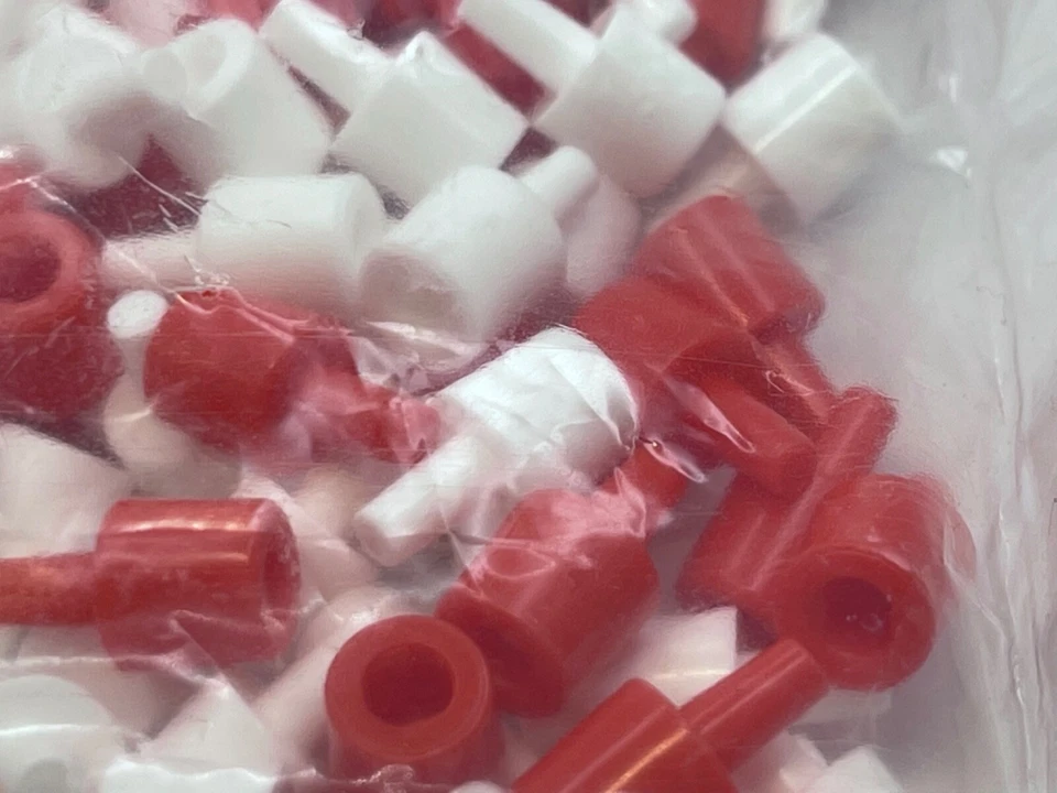 Acorazado Gran Lote de 2000 Clavijas Cortas - 1000 Rojo y 1000 Blanco Foto 4 de 4