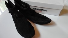 Minnetonka Back Zip Softsole Boot Black Suede Fringe Size Women's 8.5 New in Box