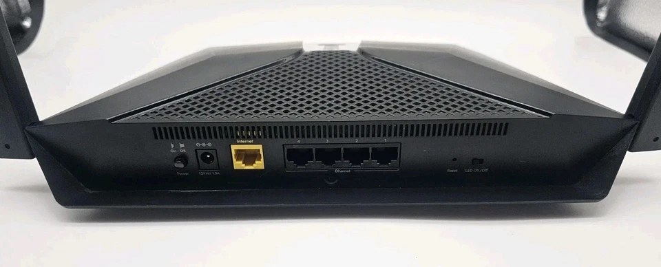 Netgear Nighthawk AX4 AX3000 RAX35 Wi-Fi 6 Router 2.4/5GHz (RAX35-100NAS) - Image 2 of 4