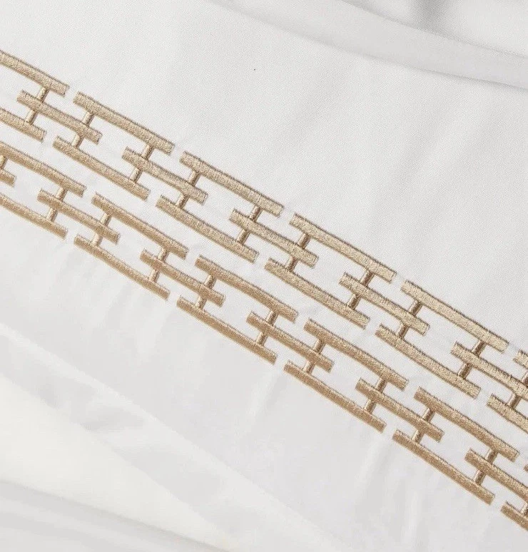 Hotel Collection Chain Link Embroidery FULL/QUEEN Duvet + 2 Shams WhiteChampagne - Image 3 of 4