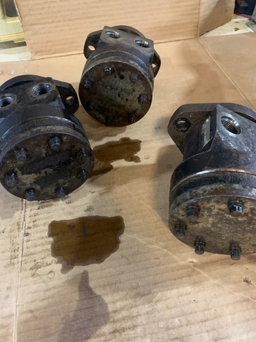 CHAR-LYNN 103 1034 008 Hydraulic Motor Used Take Out - Picture 9 of 9