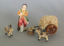 Hirte mit Lamm + 2 Ziegen und Strohwagen für Krippenfiguren Größe 9 cm SH2