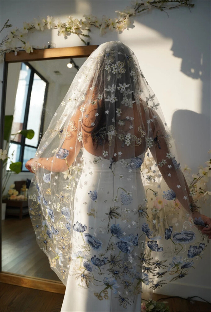 Lotus Flowers Floral Wedding Bridal Veils for Brides  display picture 1