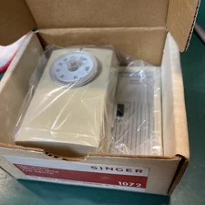 Singer 1072 Dehumidity Control With Fan Switch  Division Electric New NOS