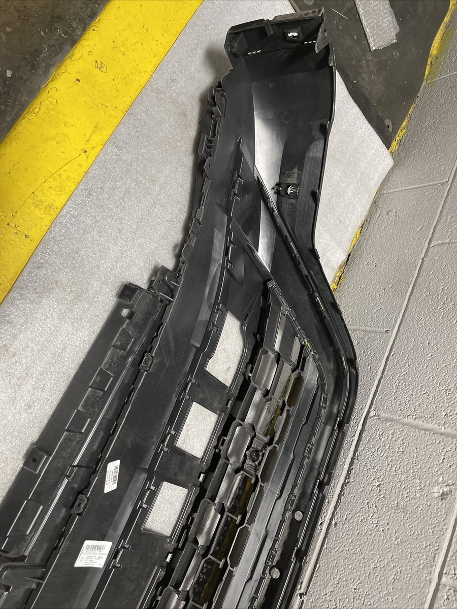 ?2020-2021 Volkswagen Atlas Front Lower Cover 3CM805901 9B9 OEM 
