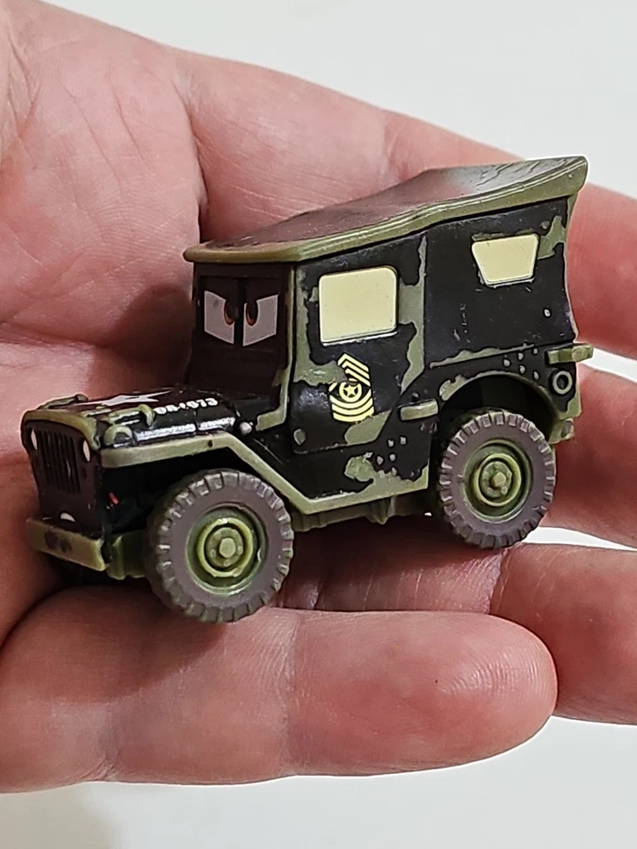 Cambiadores de color de coches Disney Pixar Sarge 2 trabajos de pintura en 1 Foto 3 de 4