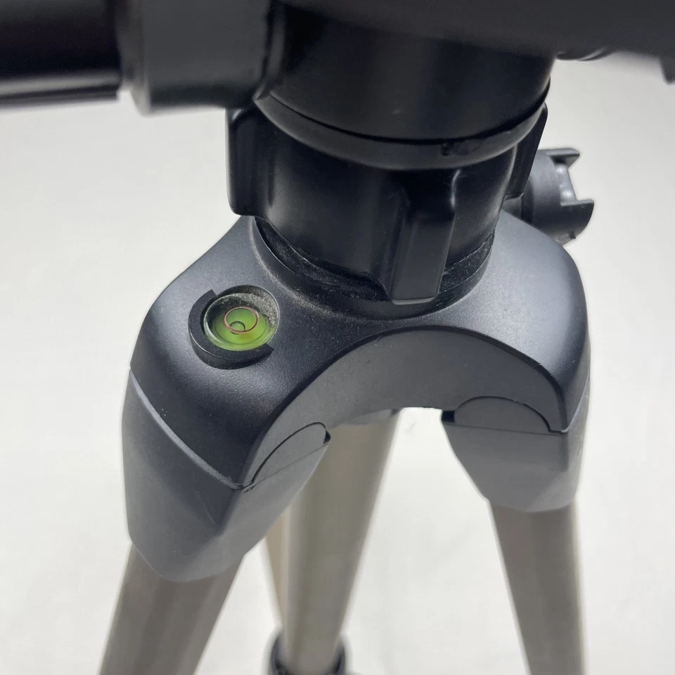 Dynex Universal Professional 60" Tripod DX-TRP60 GOLD WITH QUICK RELEASE PLATE - Image 4 of 4