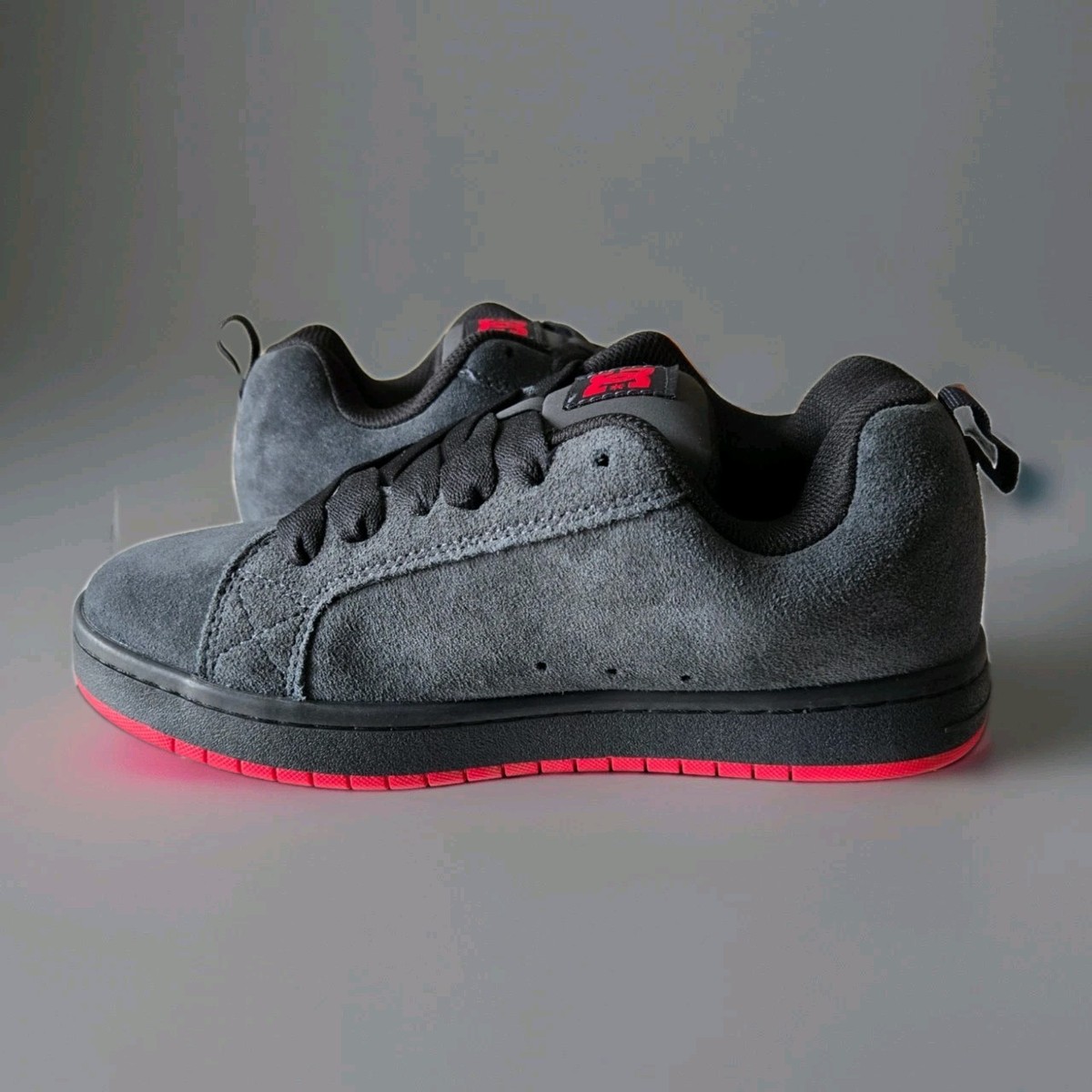 (取寄) DC メンズ コート グラフィック DC men Court Graffik Black/Red 取寄) DC メンズ コート グラフィック DC men Court Graffik Black/Red