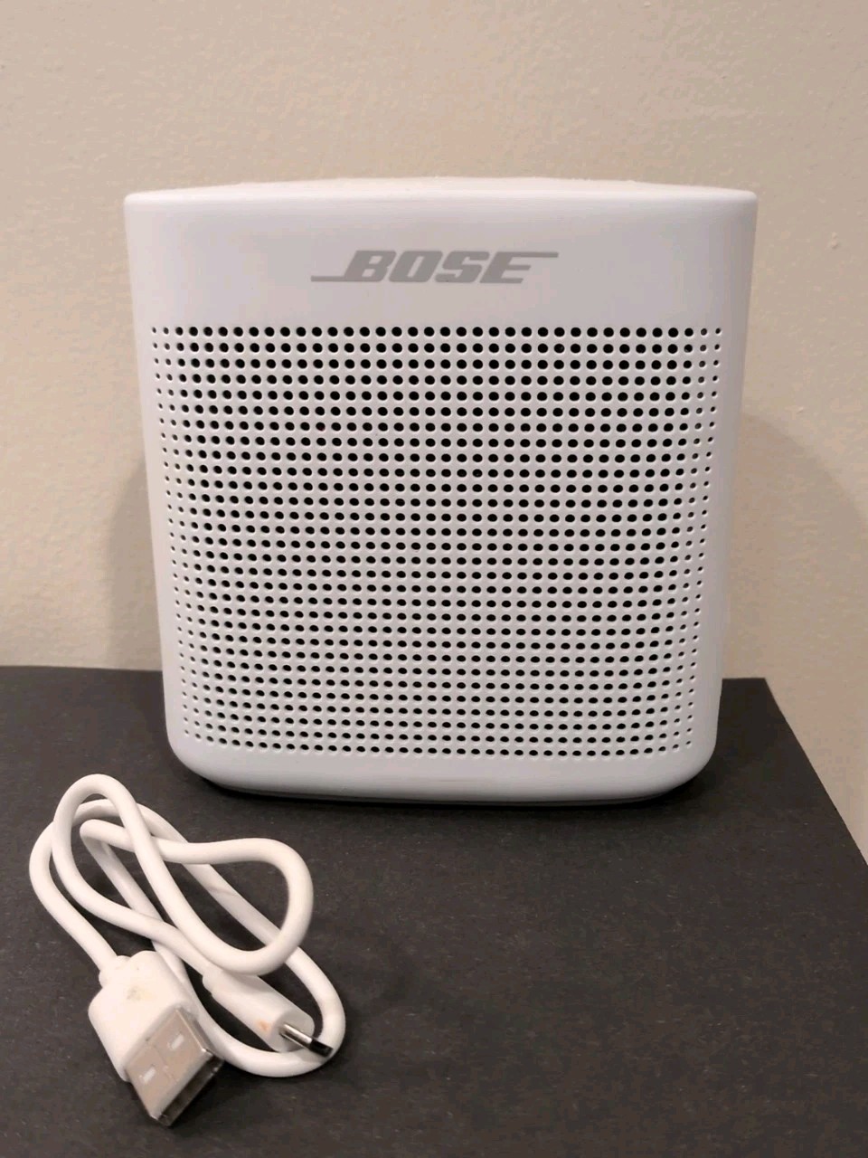 Bose SoundLink Color II Bluetooth Speaker light Gray Portabl