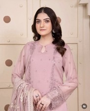 Medium Size Chiffon Salwar Kameez