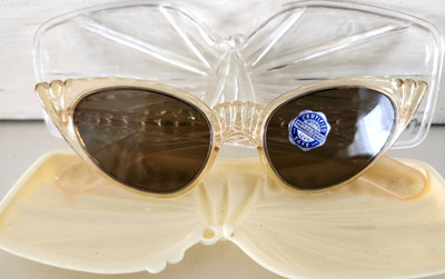 NOS Vtg. Shield Rite Cateye Featherwing Sunglasses ,Lt. Yellow , sticker & case
