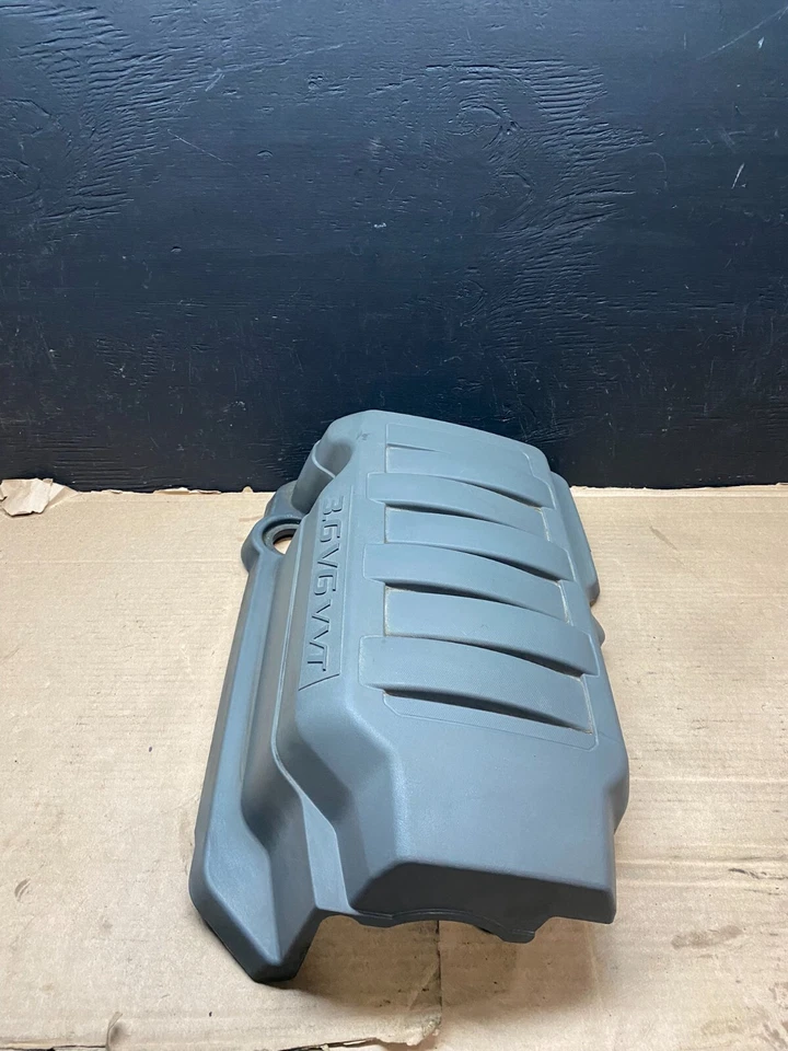 GMC Acadia 2007 a 2008 3,6 L VVT cubierta de motor protector E3692 DG1 OEM Foto 4 de 4
