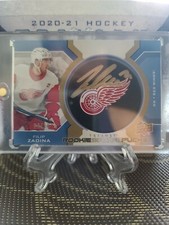 2020-21 Upper Deck Trilogy Filip Zadina Rookie Signature Puck /25 Gold RC auto 